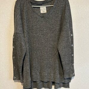 Women’s Plus Size New York Laundry Blouse, Size 2x With Sleeve Rhinestones